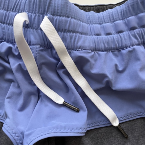 lululemon athletica Water: Surf Short -Lullaby/Heathered Texture Gray Size 4 - Picture 3 of 9